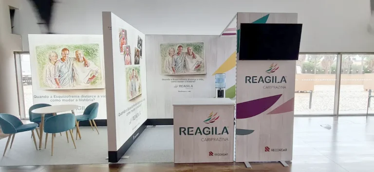 Portfolio Standsys Portugal - Personalização - Balcão Painel publicitário - aluguer e venda - stand caixa de luz