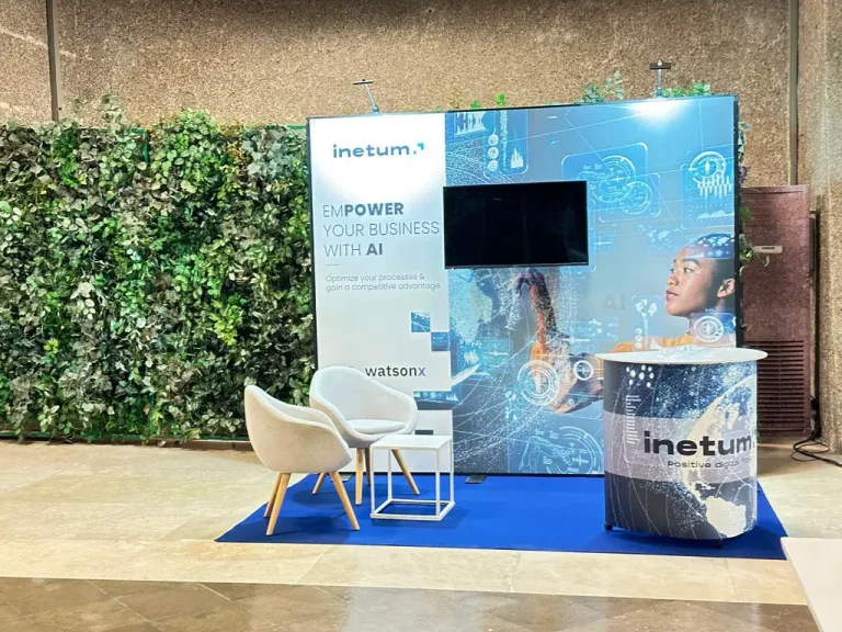 Portfolio Standsys Portugal - Personalização - Balcão Painel publicitário - aluguer e venda - multiframe - cadeiras
